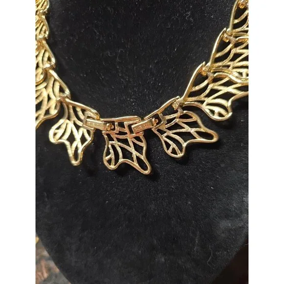 Vintage 1980s Signed Monet Goldtone Wavy Cut Out Link Necklace RARE - Picture 4 of 4